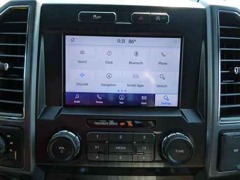Used 2019 Ford F150 XLT w/ Equipment Group 302A Luxury AWD/4WD image 33