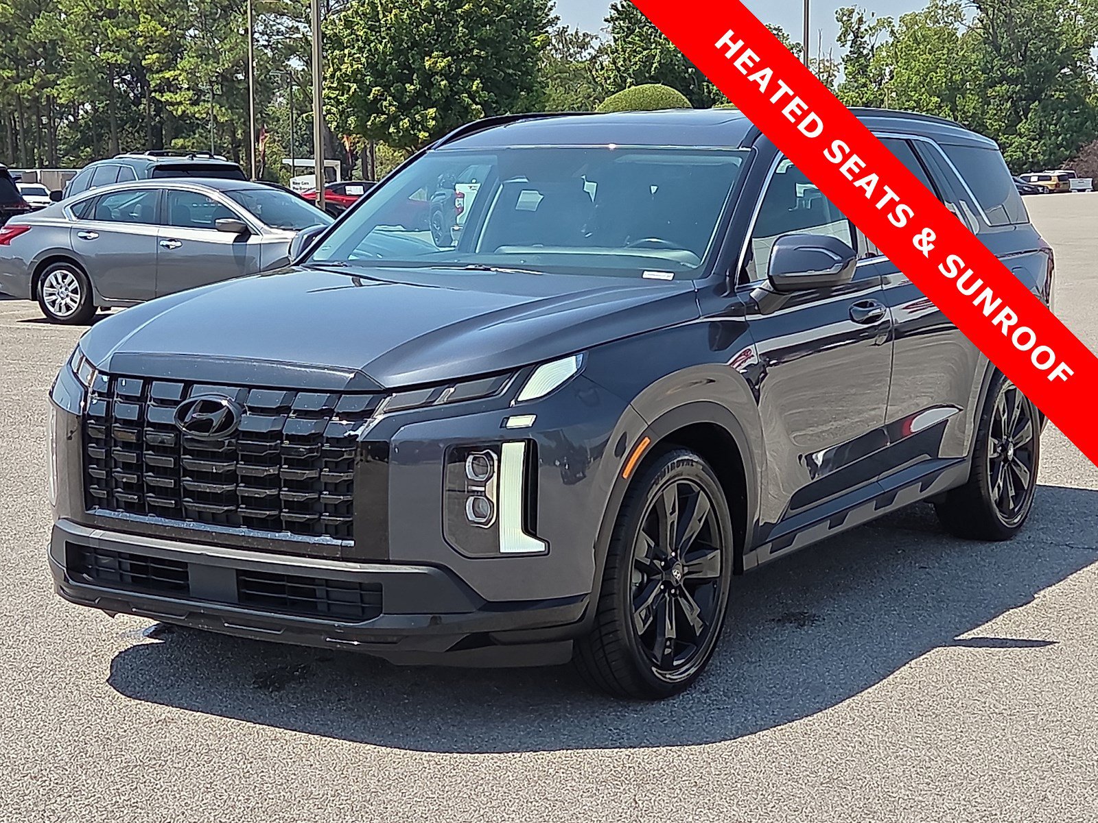 Used 2024 Hyundai Palisade XRT FWD image 2