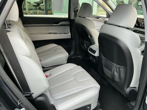 Used 2020 Hyundai Palisade SEL w/ Premium Package AWD/4WD image 16