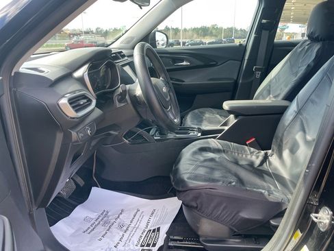 Used 2023 Chevrolet TrailBlazer LS image 17