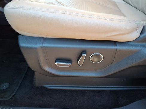 Used 2022 Ford Expedition Max Limited image 9