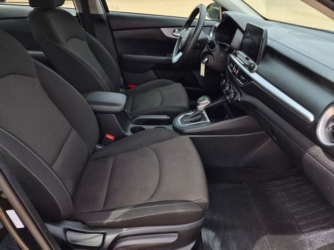 Used 2024 Kia Forte LXS FWD image 29