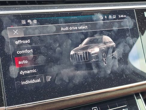Certified 2025 Audi Q7 2.0T Premium Plus w/ Premium Plus Package AWD/4WD image 12