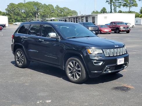 Used 2017 Jeep Grand Cherokee Overland AWD/4WD image 35