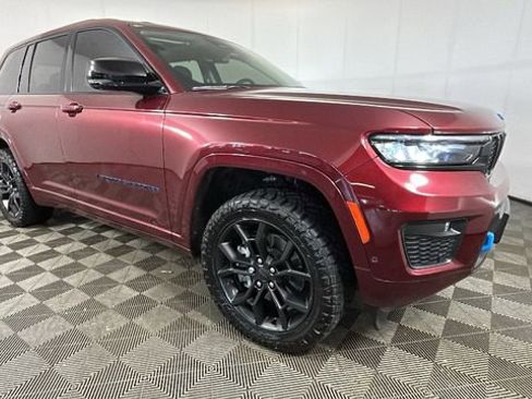 Used 2024 Jeep Grand Cherokee Limited 4xe AWD/4WD image 2