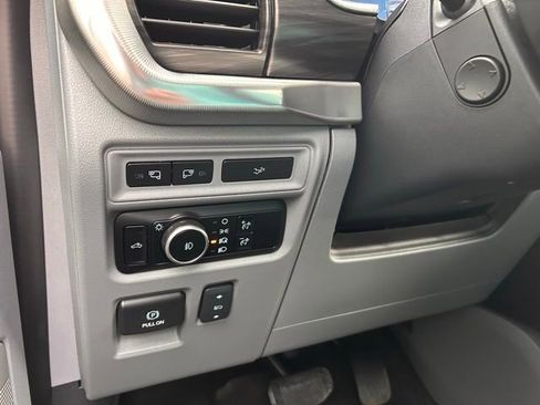 Used 2024 Ford F150 Lariat image 23