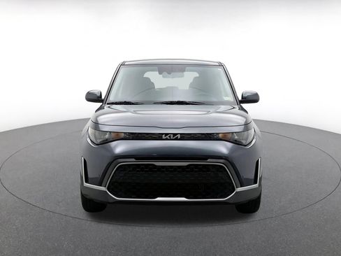 Used 2025 Kia Soul LX w/ LX Technology Package FWD image 2