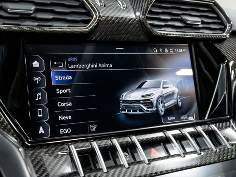 Used 2022 Lamborghini Urus image 79