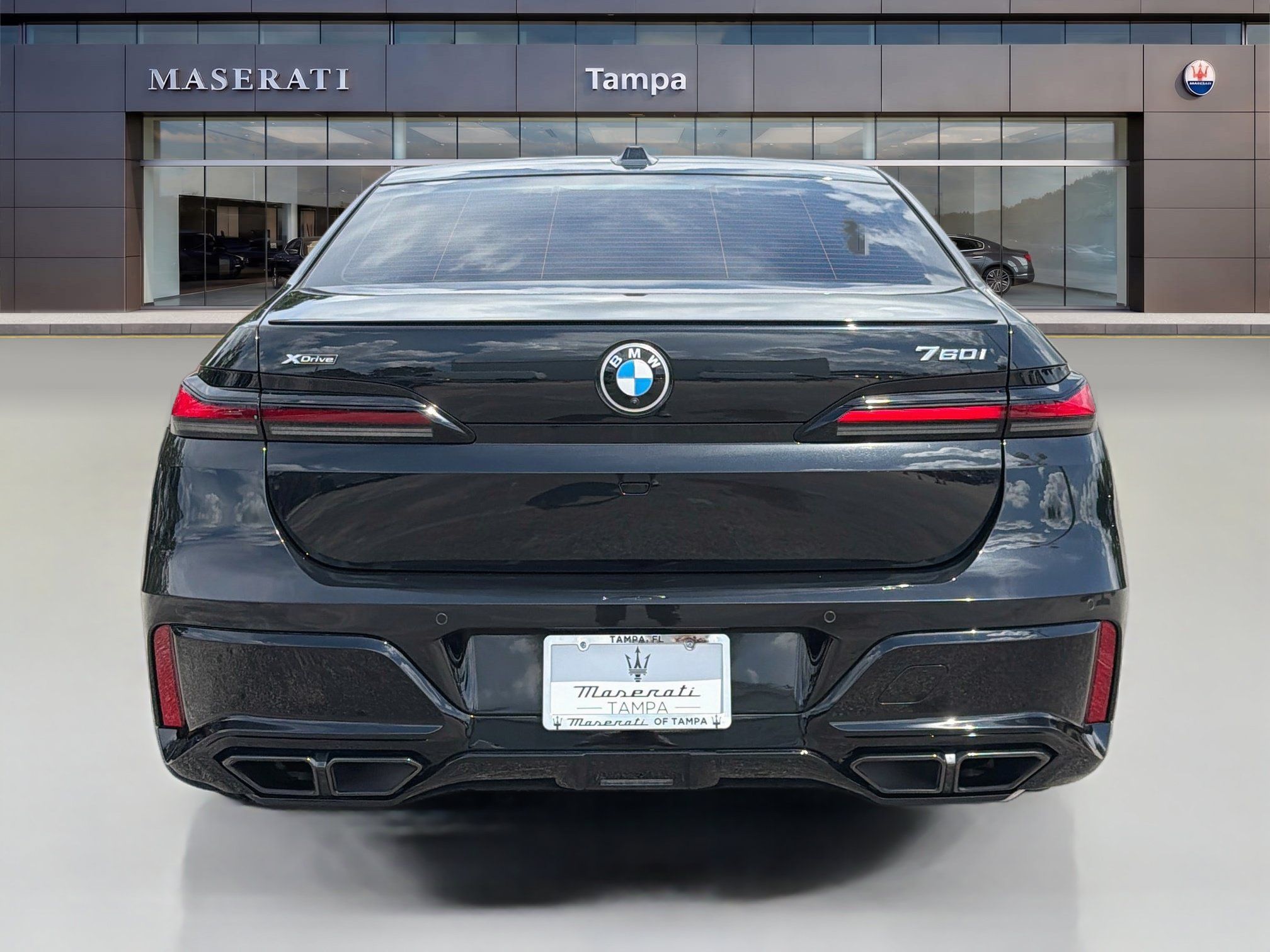 Used 2024 BMW 760i xDrive AWD/4WD image 4