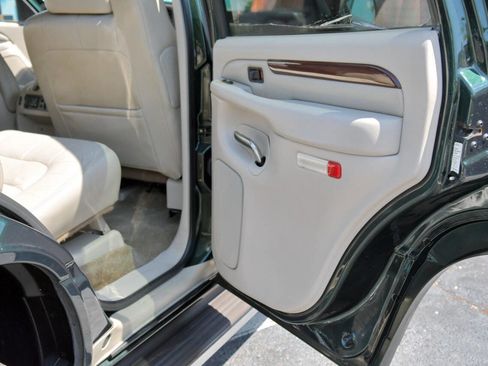 Used 2002 Cadillac Escalade AWD image 38