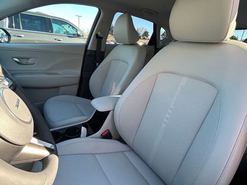 Used 2026 Hyundai Kona Limited image 4