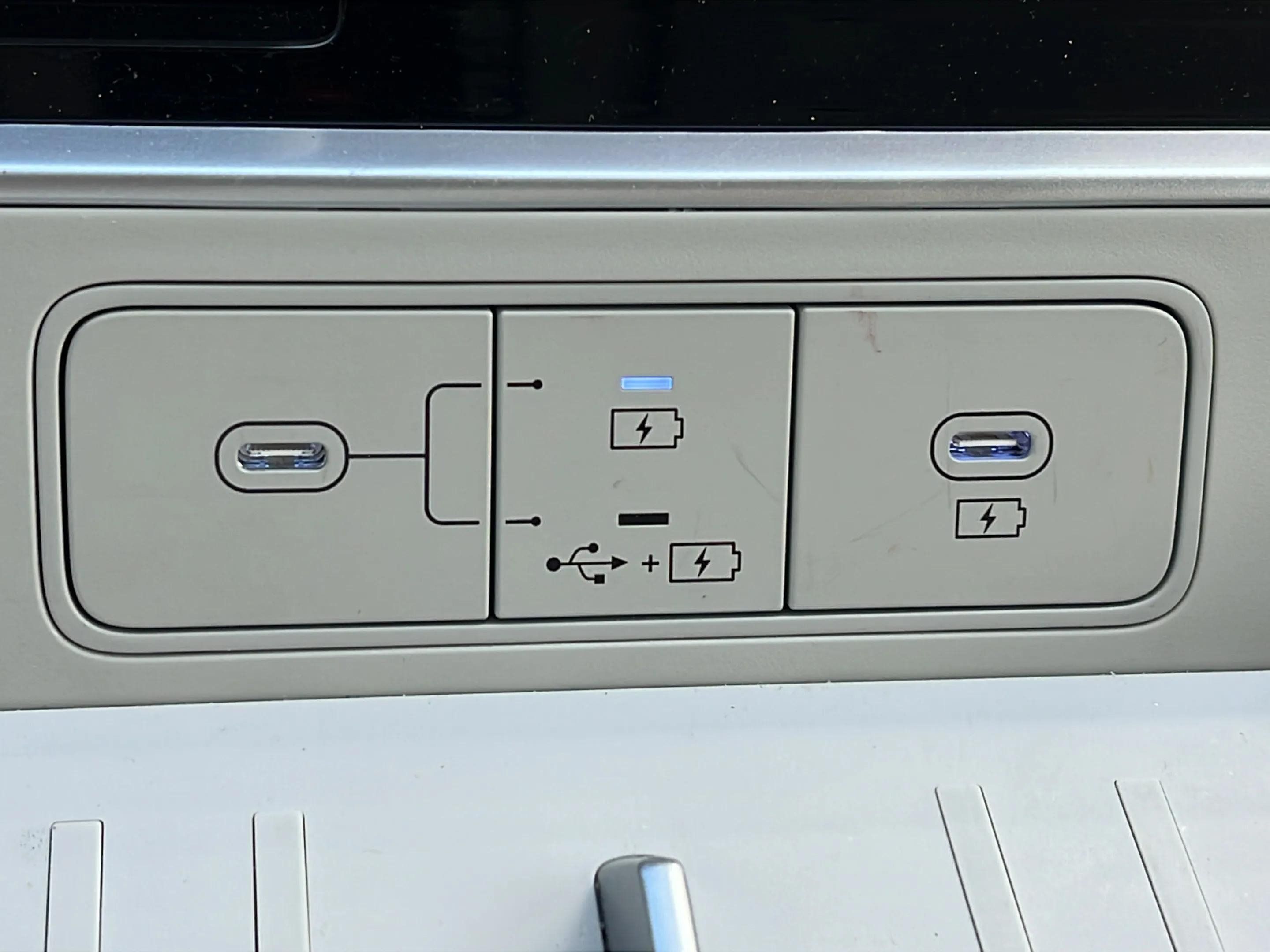 Certified 2026 Hyundai Santa Fe Limited FWD image 27