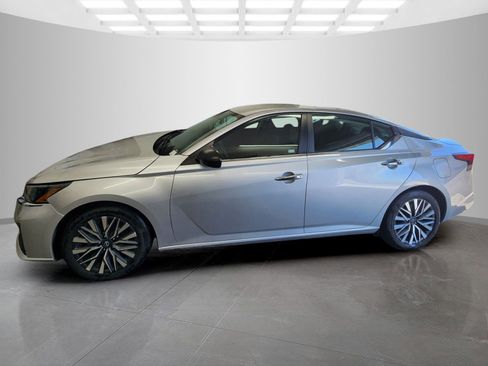 Used 2024 Nissan Altima 2.5 SV FWD image 4