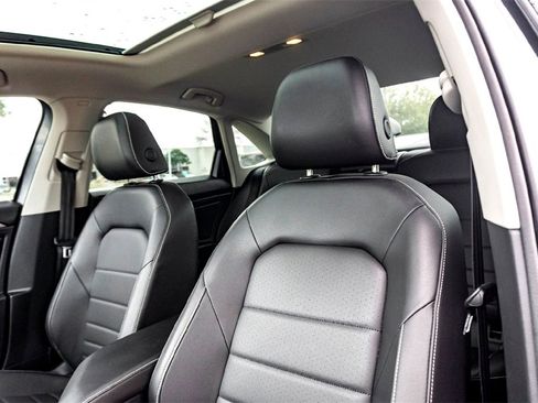 Used 2023 Volkswagen Jetta SE image 13