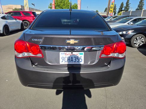 Used 2014 Chevrolet Cruze LS FWD image 3