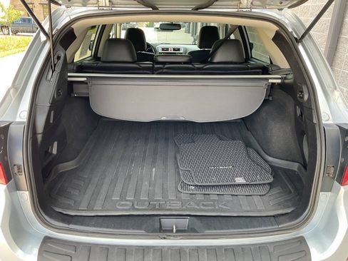 Used 2016 Subaru Outback 2.5i Limited AWD/4WD image 37