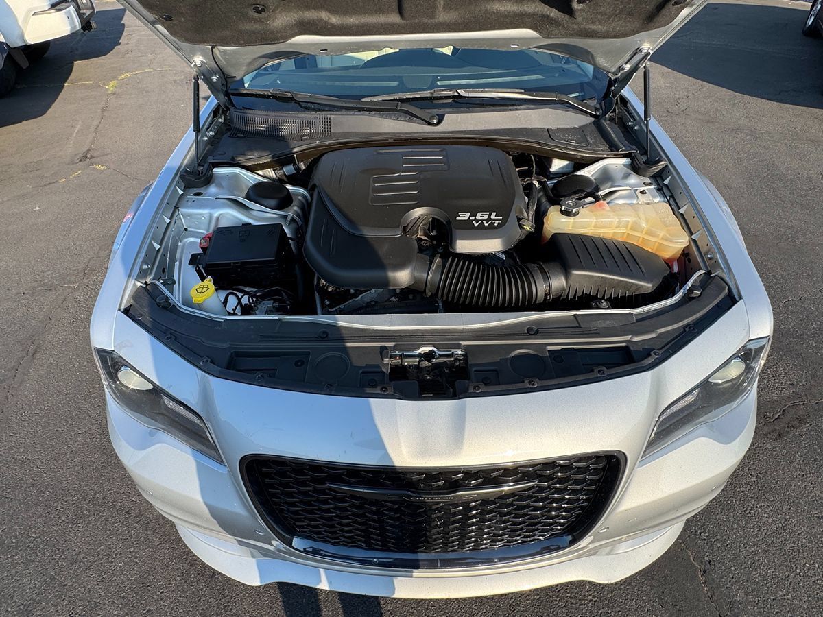 Used 2022 Chrysler 300 Touring L AWD/4WD image 31