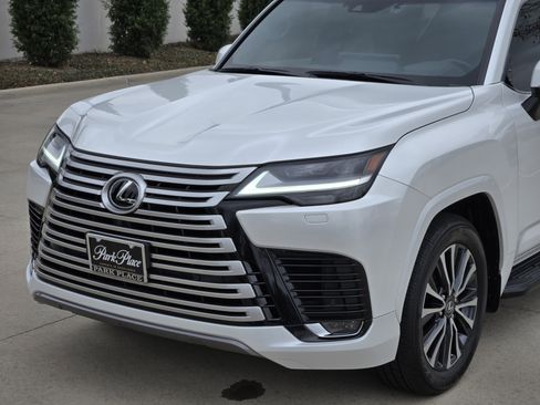 Used 2023 Lexus LX 600 4WD w/ Interior Upgrade Package image 13