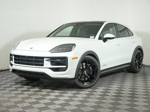 Certified 2025 Porsche Cayenne GTS AWD/4WD image 1