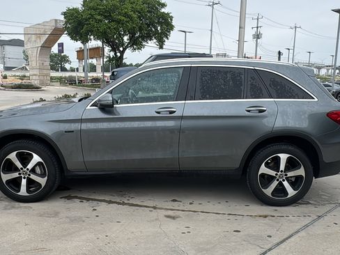Used 2019 Mercedes-Benz GLC 350e 4MATIC image 4