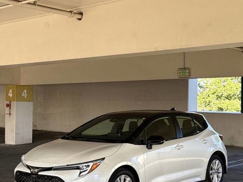 Used 2023 Toyota Corolla SE w/ SE Premium Package FWD image 1