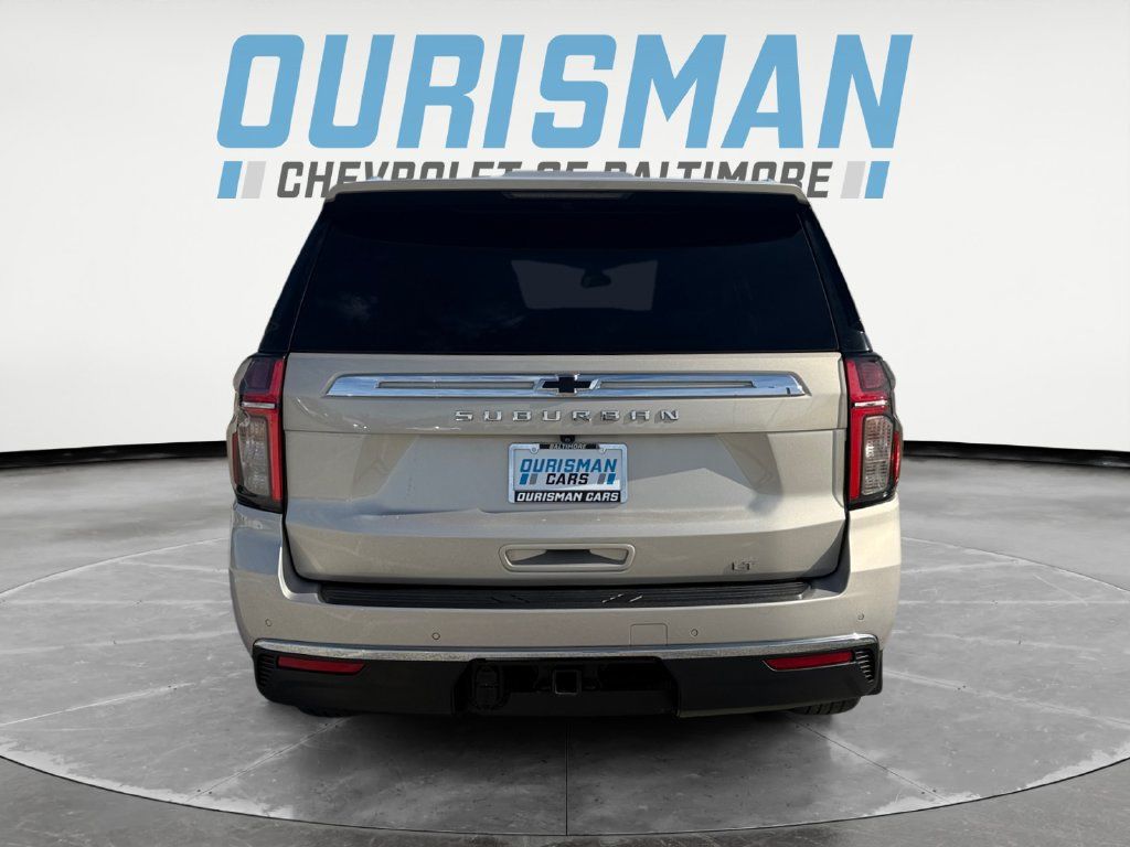 Used 2021 Chevrolet Suburban LT w/ LT Signature Package AWD/4WD image 5