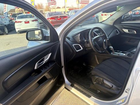 Used 2011 GMC Terrain SLE image 21