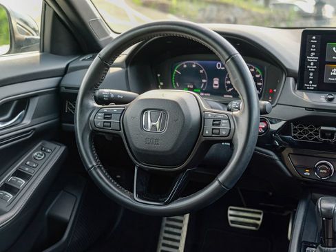Used 2023 Honda Accord Sport image 40