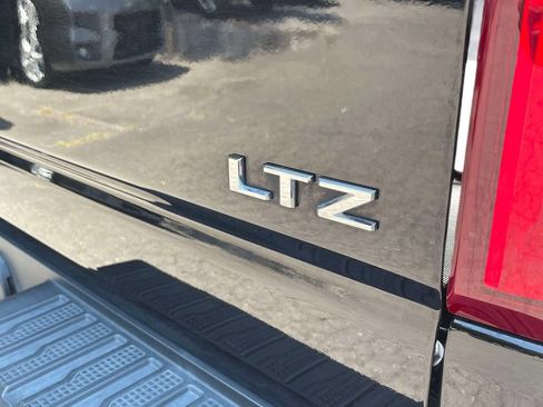Used 2024 Chevrolet Silverado 2500 LTZ w/ LTZ Convenience Package AWD/4WD image 9
