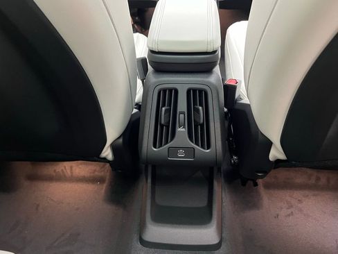 Used 2026 BMW X1 xDrive28i w/ Convenience Package image 9