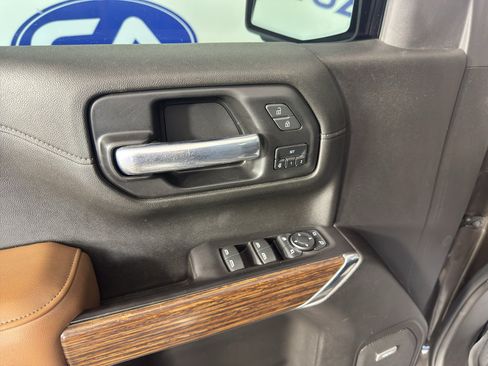Used 2021 Chevrolet Silverado 1500 High Country w/ Technology Package AWD/4WD image 14