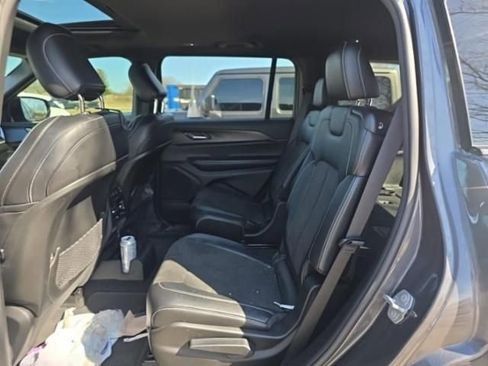 Used 2023 Jeep Grand Cherokee L Altitude image 5