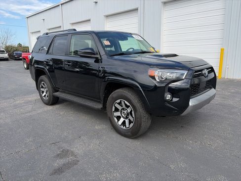 Used 2022 Toyota 4Runner TRD Off-Road image 1
