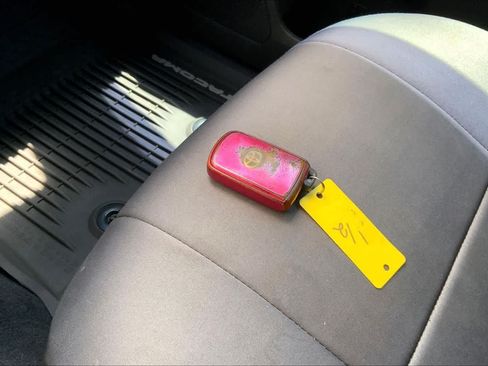 Used 2021 Toyota Tacoma SR AWD/4WD image 19