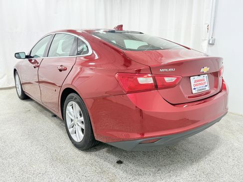 Used 2017 Chevrolet Malibu LT image 6