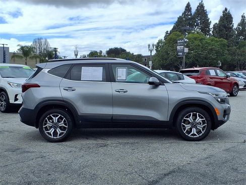 Used 2023 Kia Seltos EX image 5