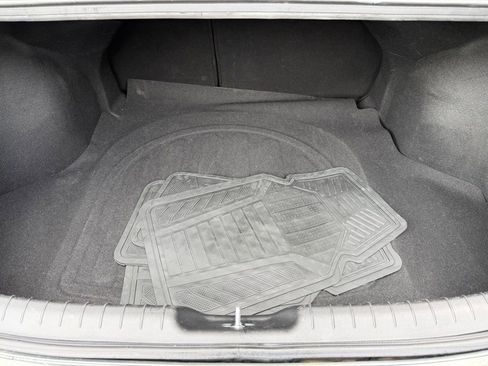 Used 2025 Hyundai Elantra SEL image 7