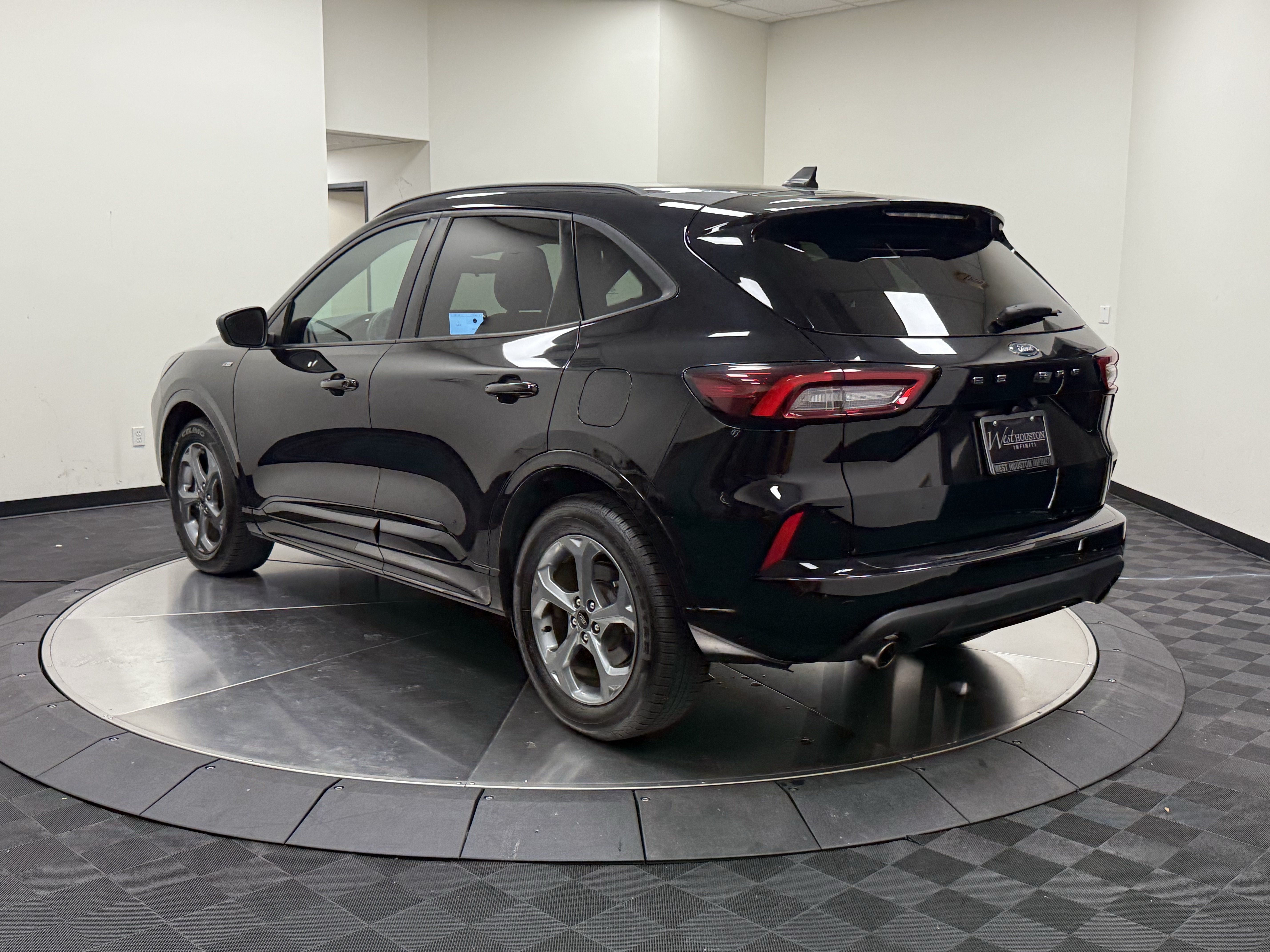Used 2024 Ford Escape ST-Line FWD image 6