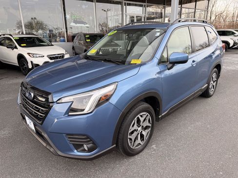 Certified 2023 Subaru Forester Premium image 9