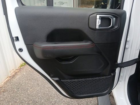 Used 2023 Jeep Wrangler Unlimited Rubicon w/ Steel Bumper Group image 27