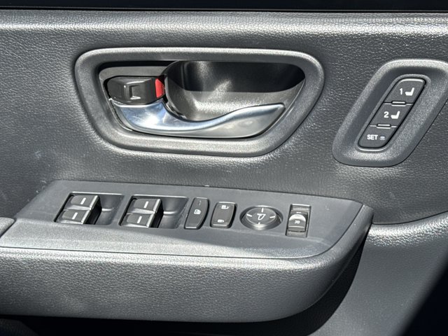 Used 2025 Honda Pilot EX-L image 18