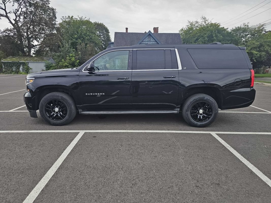 Used 2018 Chevrolet Suburban LT AWD/4WD image 5
