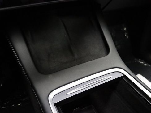 Used 2021 Tesla Model Y Long Range image 39