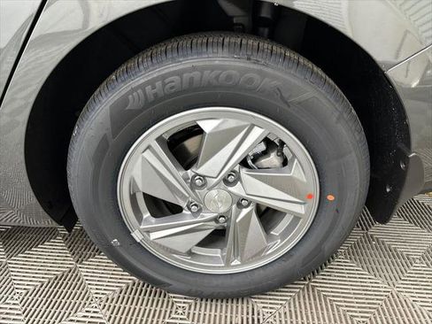 New 2026 Hyundai Elantra SE image 18