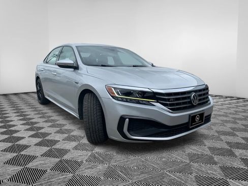 Used 2021 Volkswagen Passat 2.0T R-Line image 4