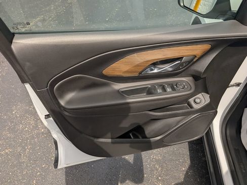 Used 2021 GMC Terrain SLE w/ Driver Convenience Package FWD image 14