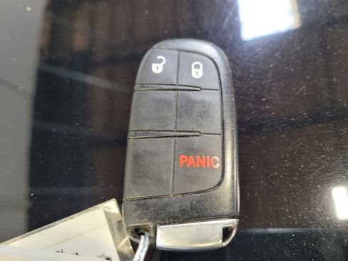 Used 2019 Jeep Grand Cherokee Laredo RWD image 32
