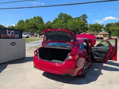 Used 2018 Honda Accord Sport image 13