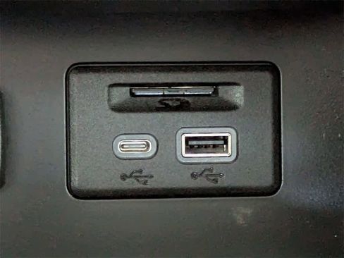 Used 2023 GMC Acadia Denali w/ Black Diamond Edition image 33