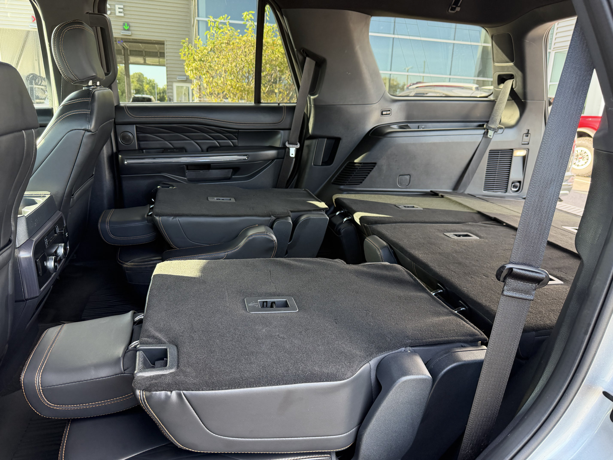Used 2024 Ford Expedition Platinum AWD/4WD image 26